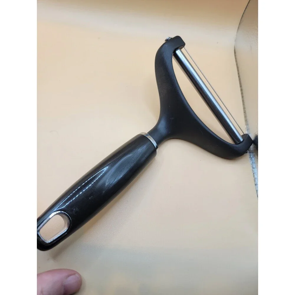 Farberware Cheese Slicer Wire Cutter w Roller Bar Lg 7.5”X 5” Black.